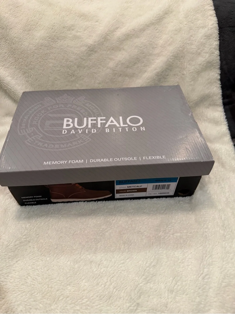 NWT Buffalo David Bitton Brown Leather Chukka Boots with White Sole